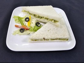 Cottage Cheese And Pesto In White Bread +water